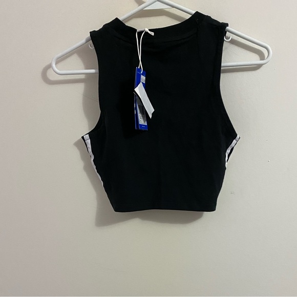 Adidas Cropped Top. Size 2XS - Picture 2 of 2